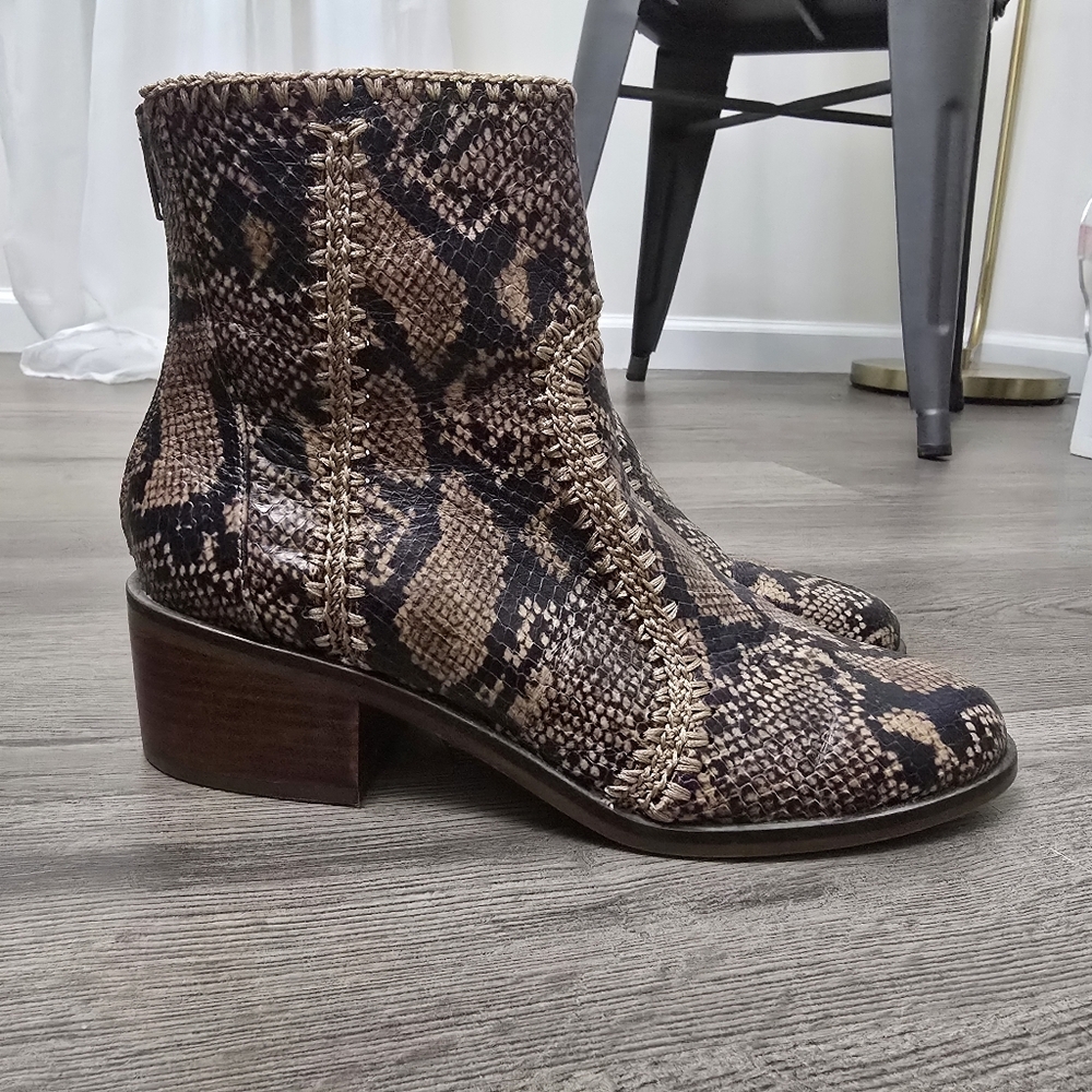 Chelsea & Violet Lucy Leather Ankle Boots Size 8.5 Snake Print Soft Stitching